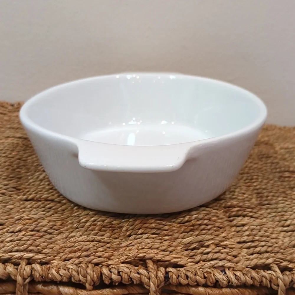 Oneida B-15 Buffalo Bright White 1 1/2 qt. Casserole Dish